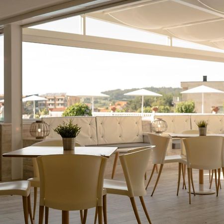 Hotel Piramide 2 Portonovo Eksteriør billede