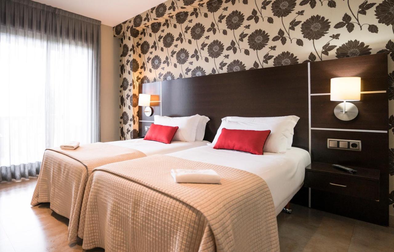 Hotel Piramide 2 Portonovo Eksteriør billede